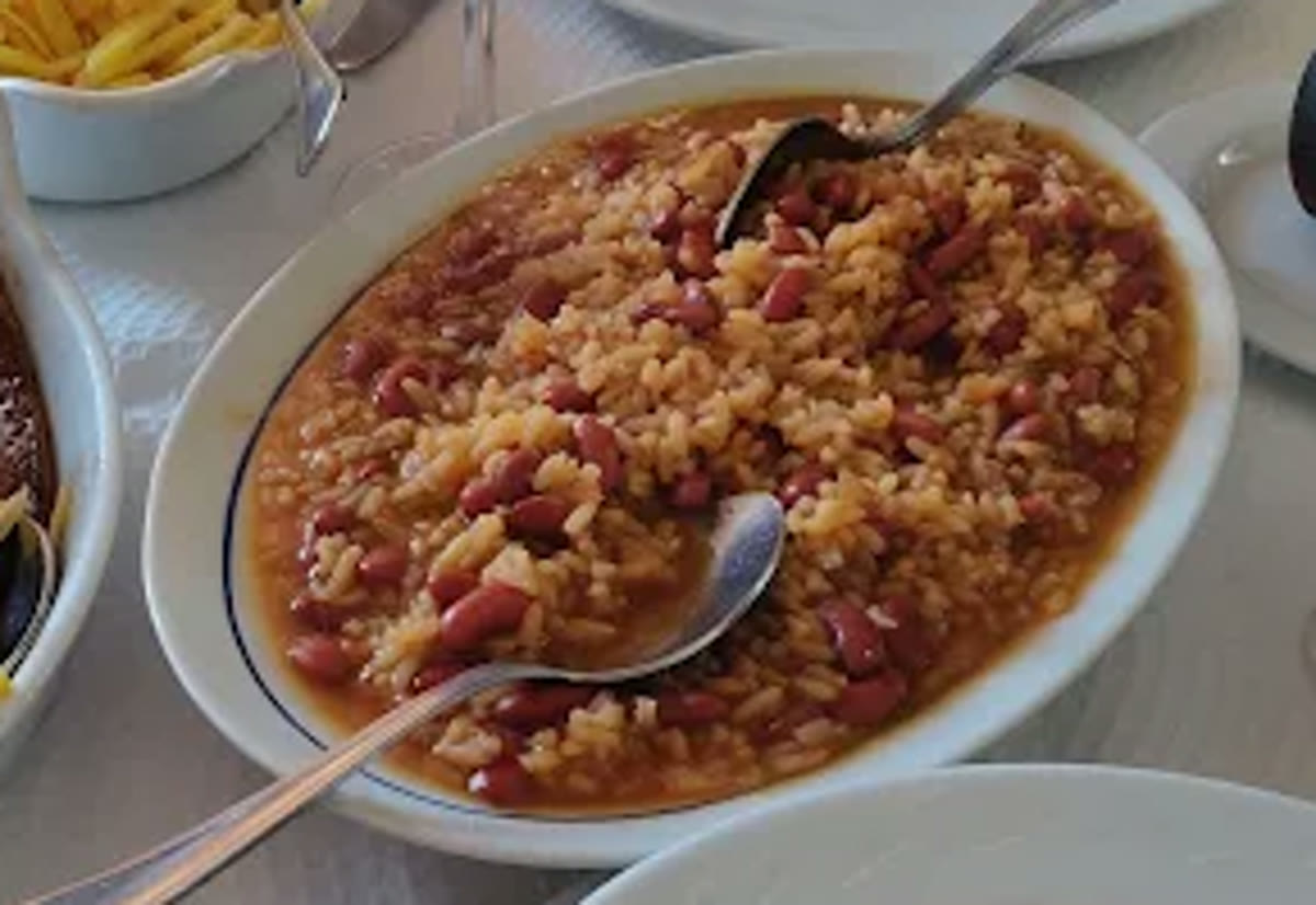Arroz de feijão e tomate